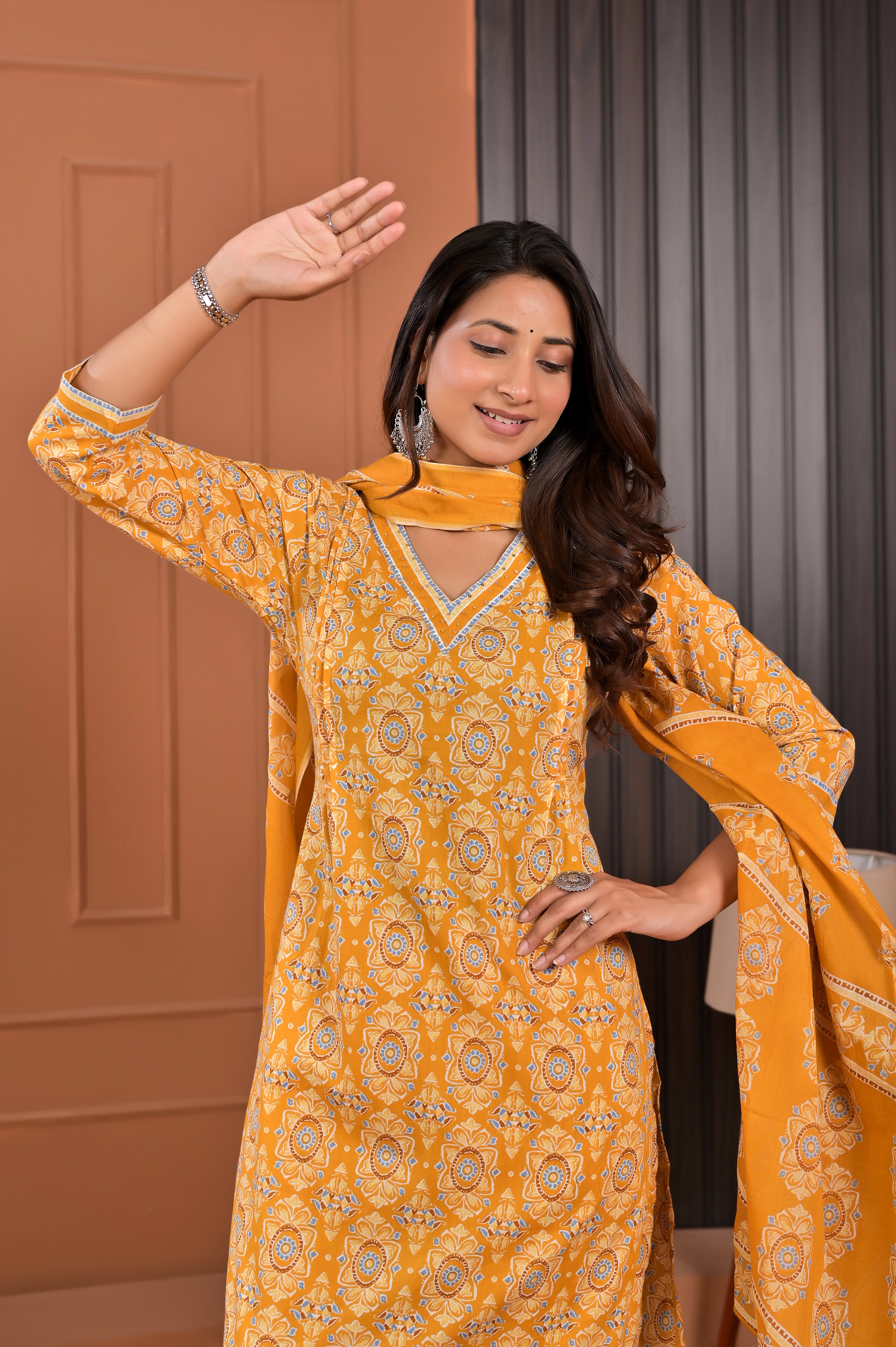 Ethnic Floral Print Kurta Set with Dupatta