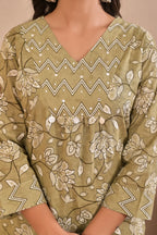 Women’s Straight Printed Kurta Pant Dupatta Set with Handworked Yoke & Tassels