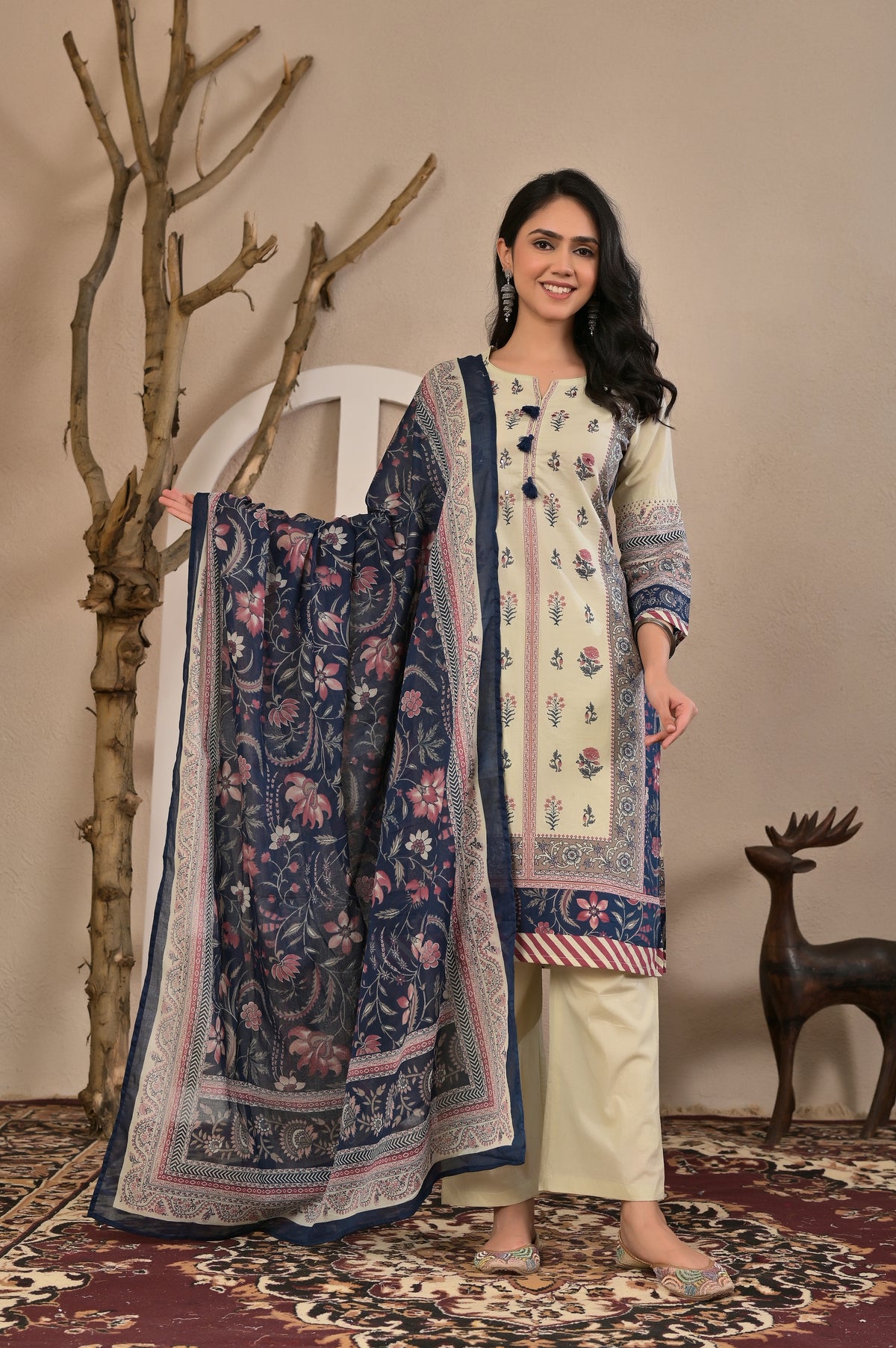 Women’s Placement Printed Kurta Pant Dupatta Set with Handwork & Tassels
