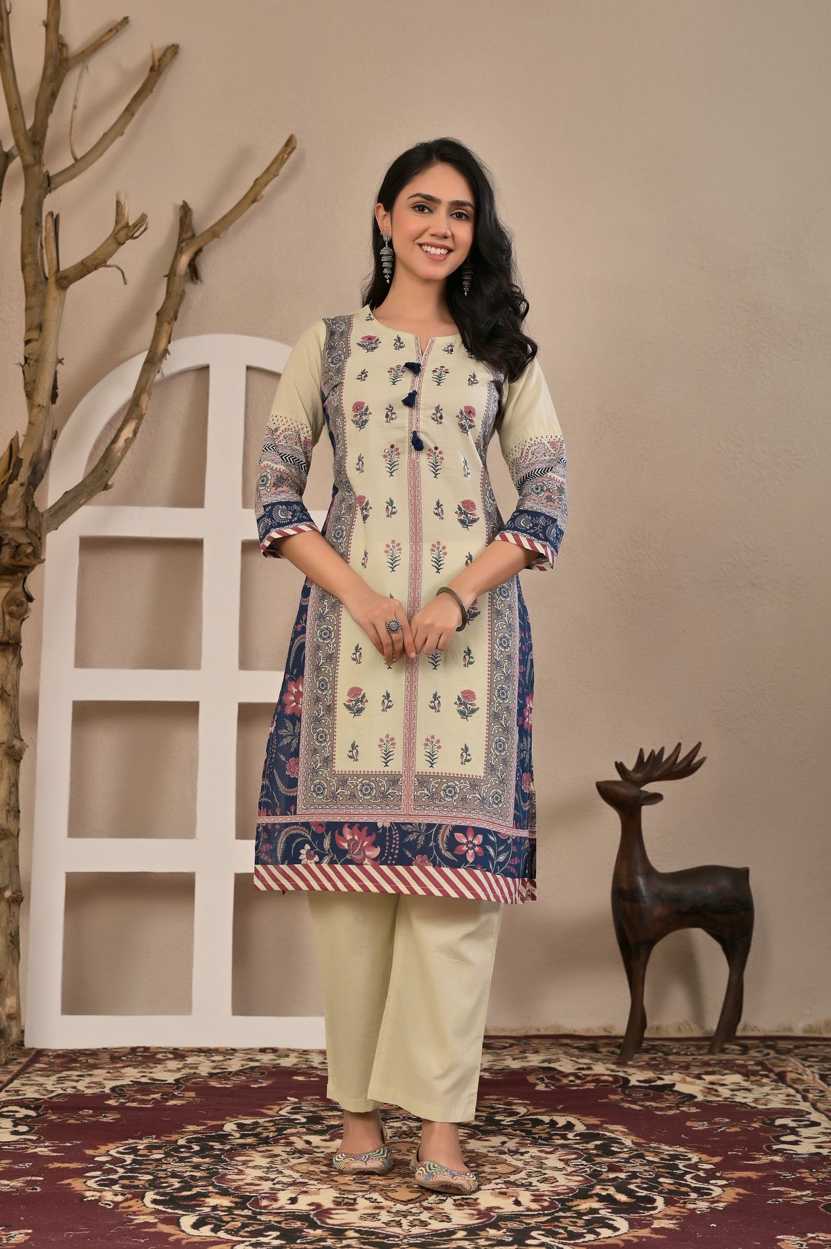 Women’s Placement Printed Kurta Pant Dupatta Set with Handwork & Tassels