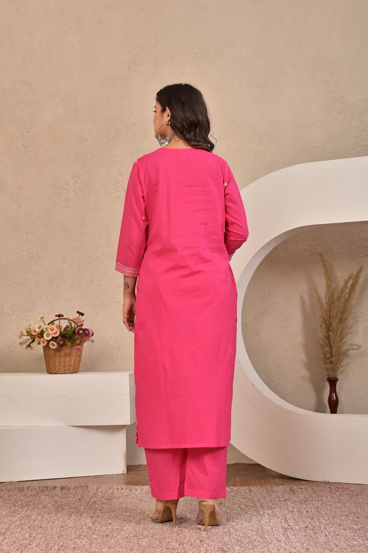 Women’s Lace Detailed Embroidered Kurta Pant Dupatta Set with Tassels