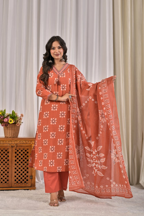 Printed Kurta Pant Set with Embroidered V-Neckline & Tassel Work