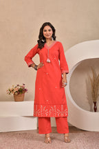 Women’s Lace Detailed Embroidered Kurta Pant Dupatta Set with Tassels