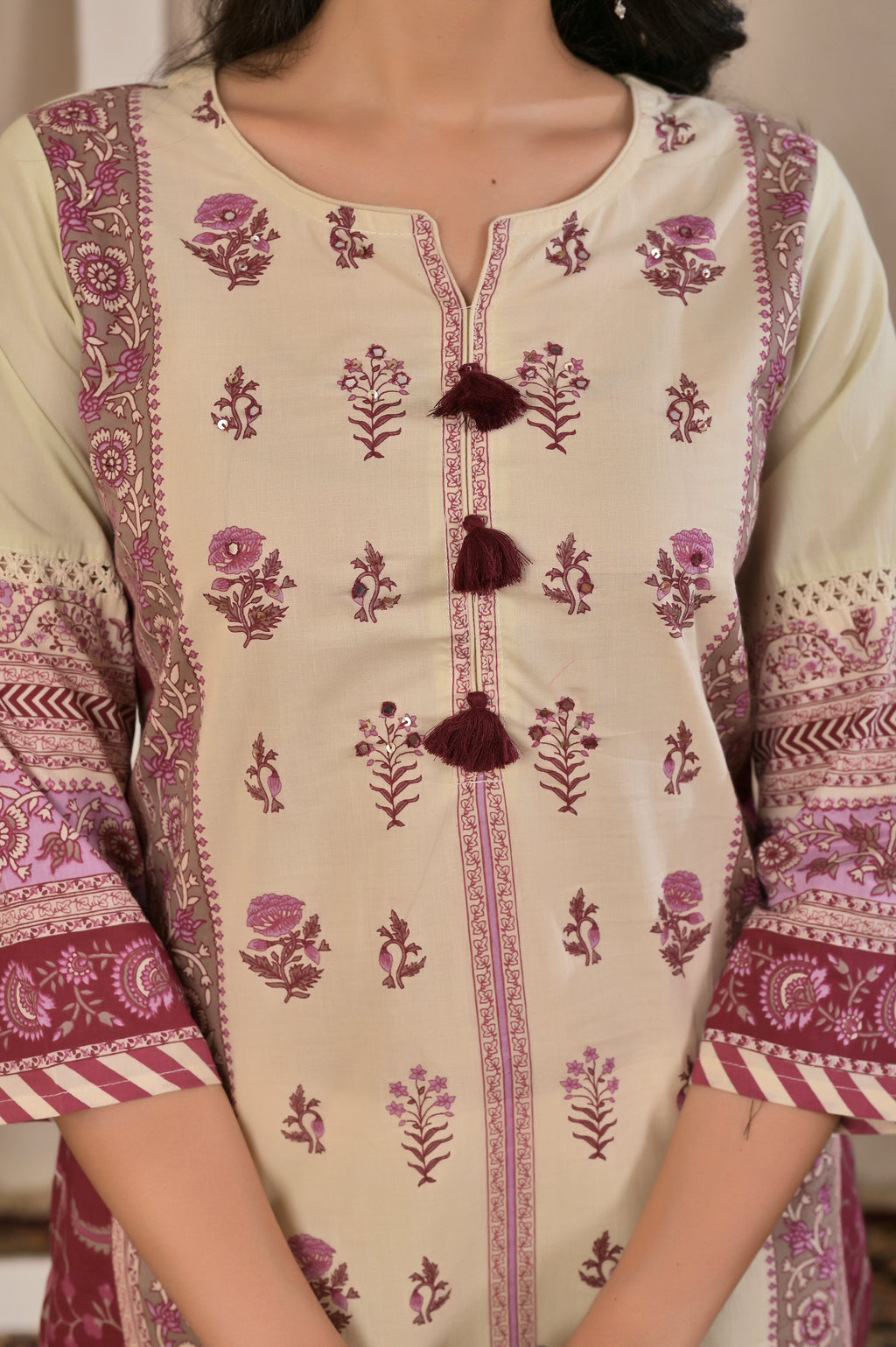 Women’s Placement Printed Kurta Pant Dupatta Set with Handwork & Tassels