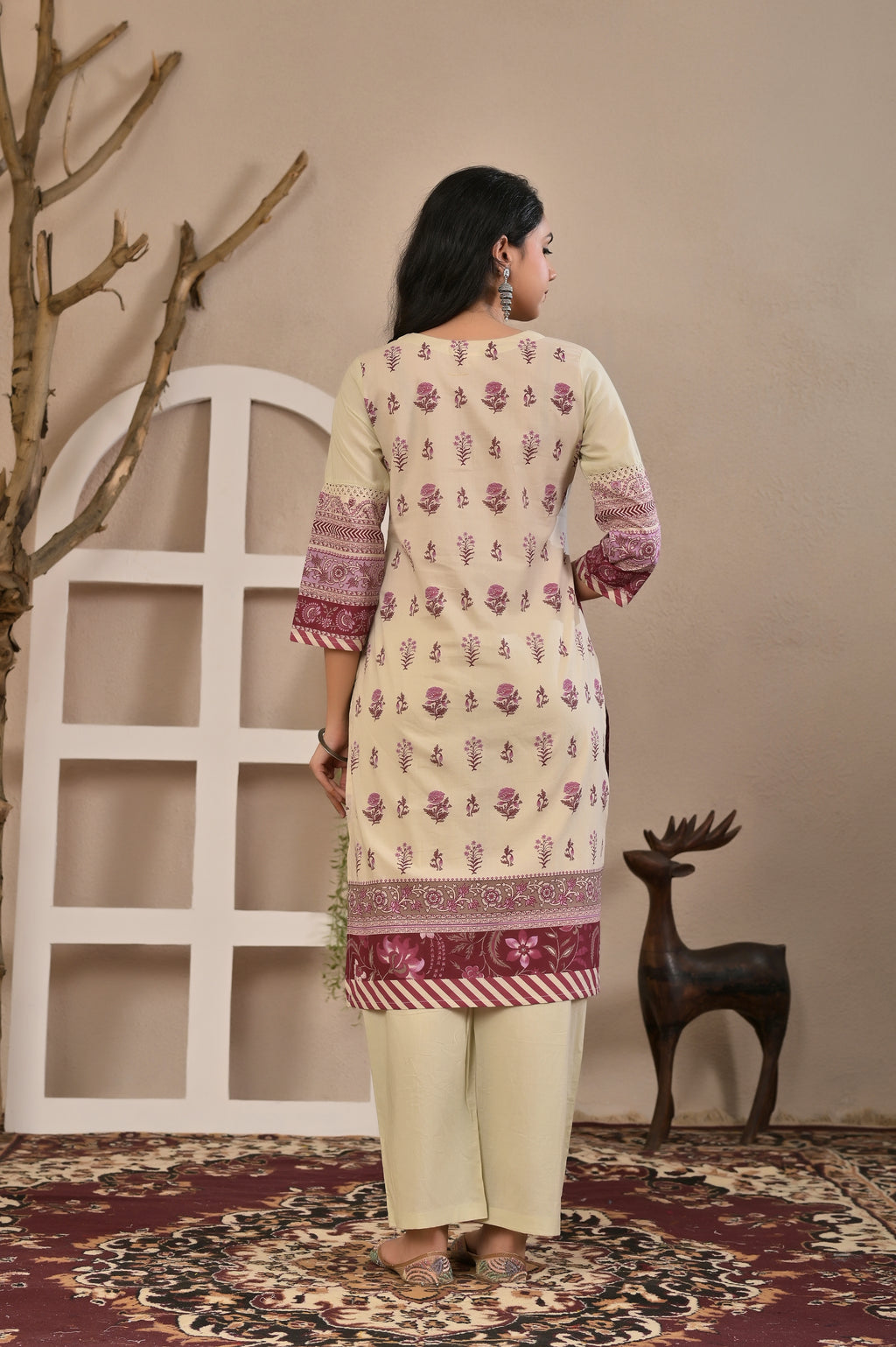 Women’s Placement Printed Kurta Pant Dupatta Set with Handwork & Tassels