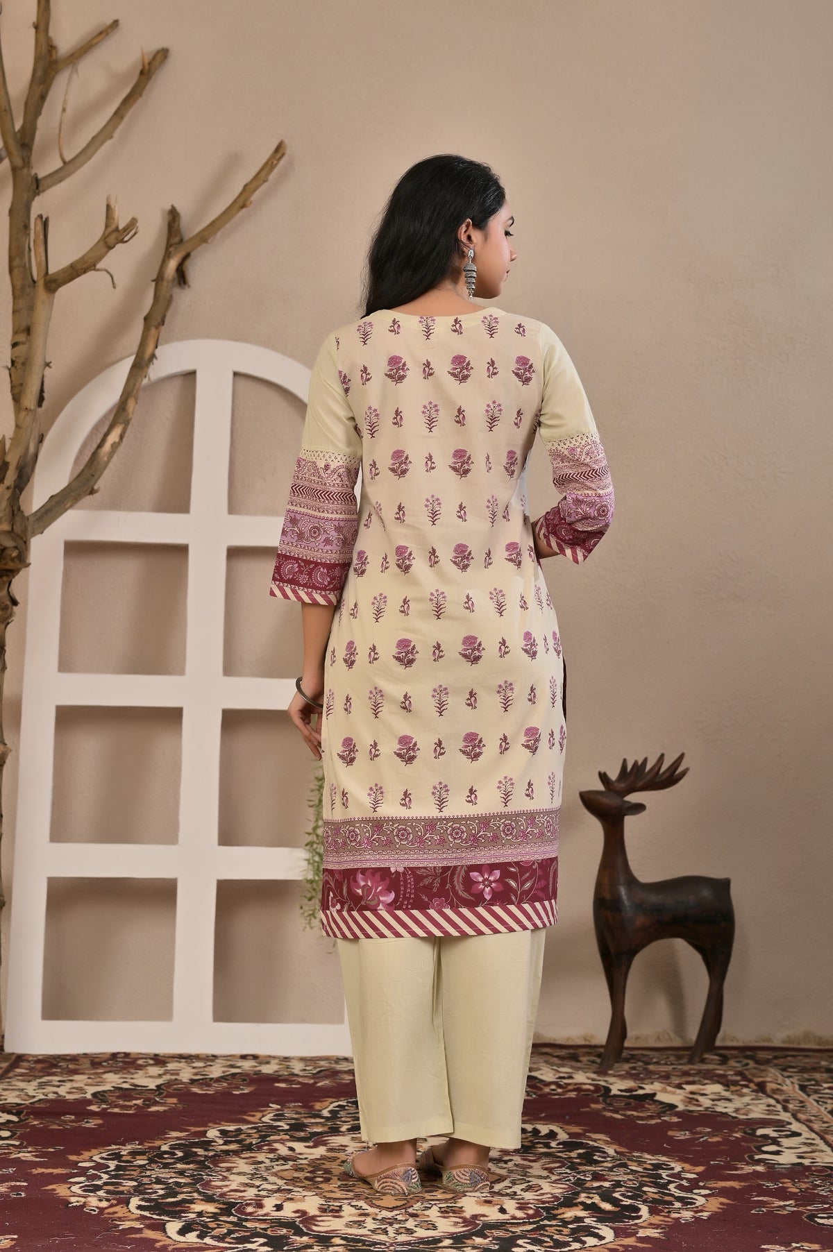 Women’s Placement Printed Kurta Pant Dupatta Set with Handwork & Tassels