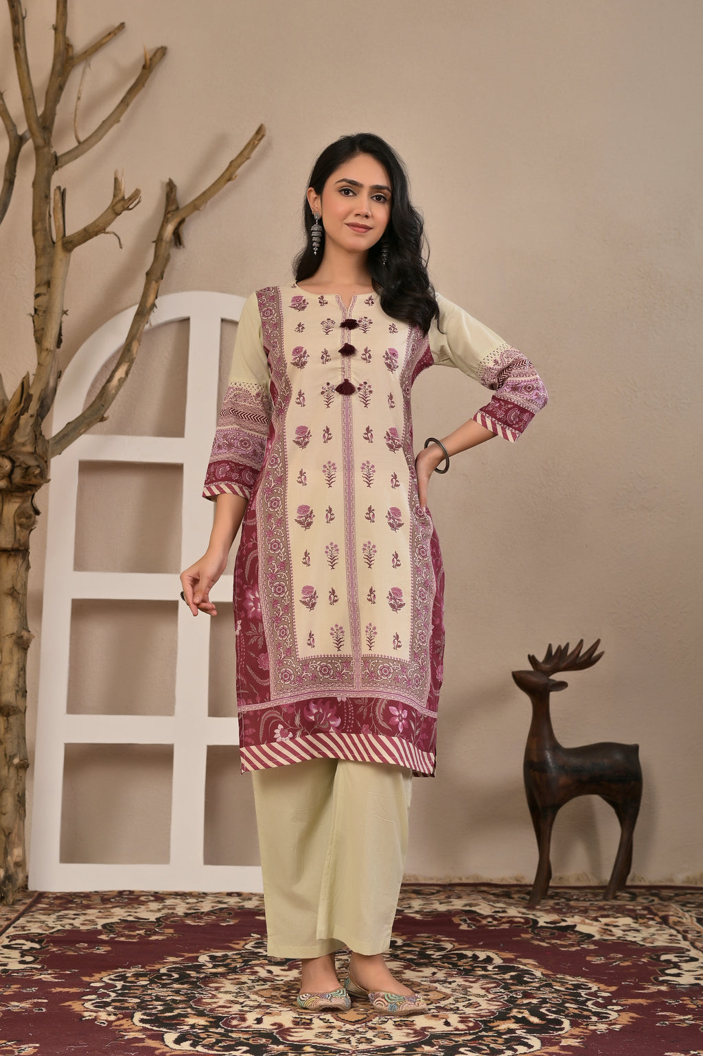 Women’s Placement Printed Kurta Pant Dupatta Set with Handwork & Tassels