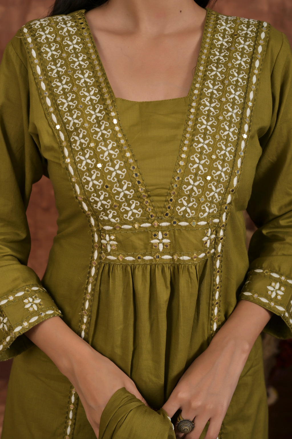 Women’s Embroidered Kurta Set with Detailed Neckline